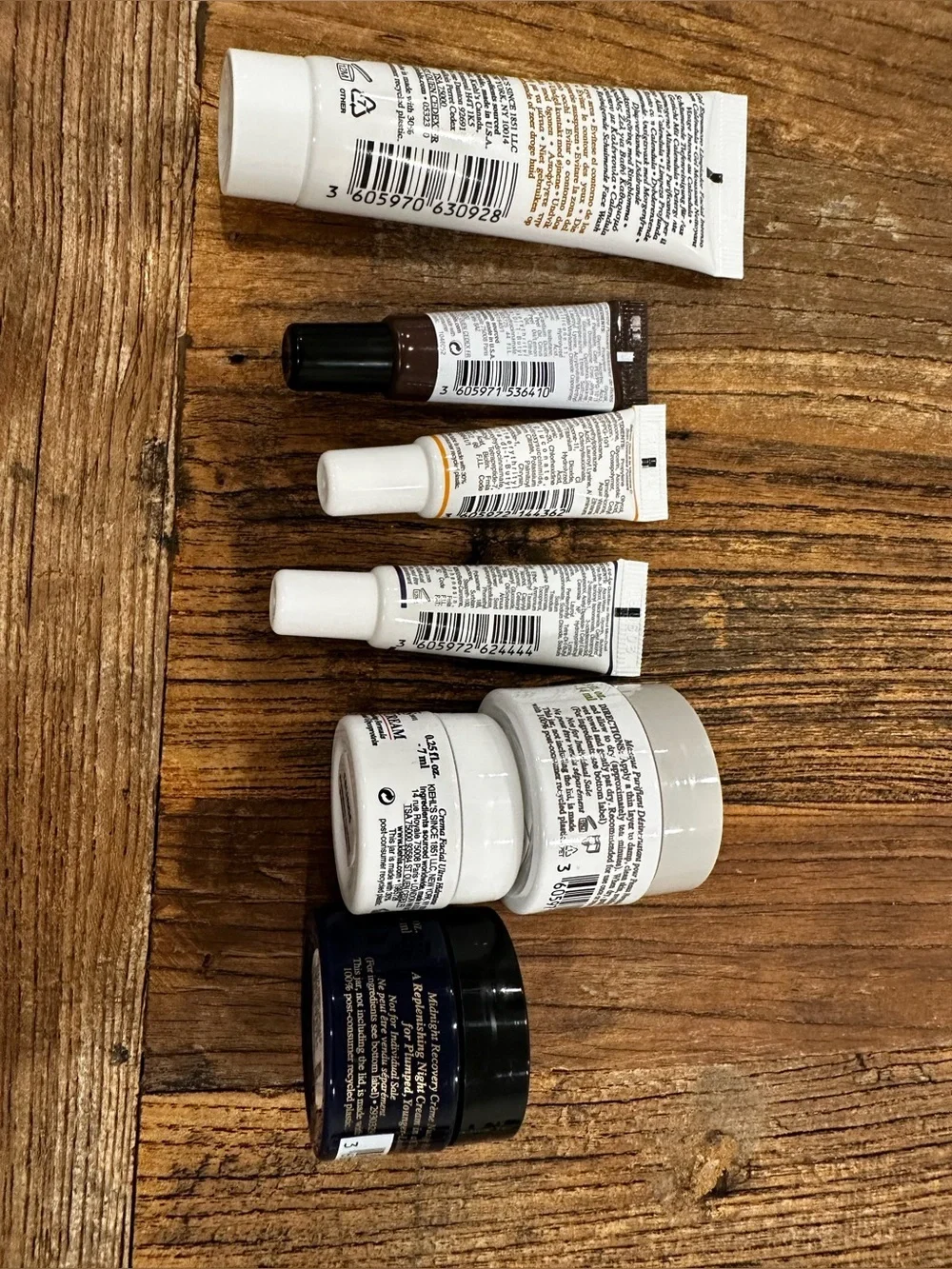 Kiehl's Skincare Collection - White, Navy, Brown several sample and small size - Picture 9 of 12